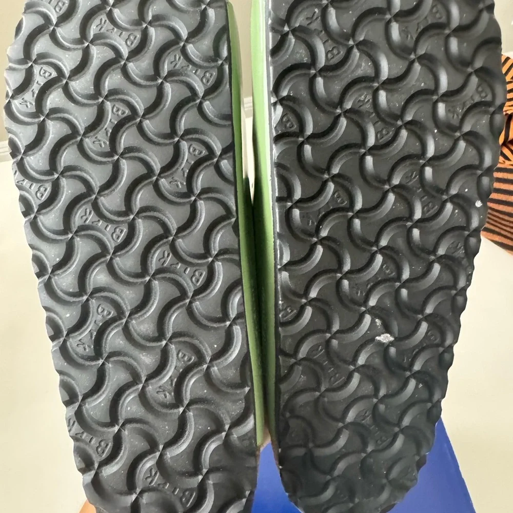 Birkenstock GreenSandals with Gold Accents - Picture 6 of 7